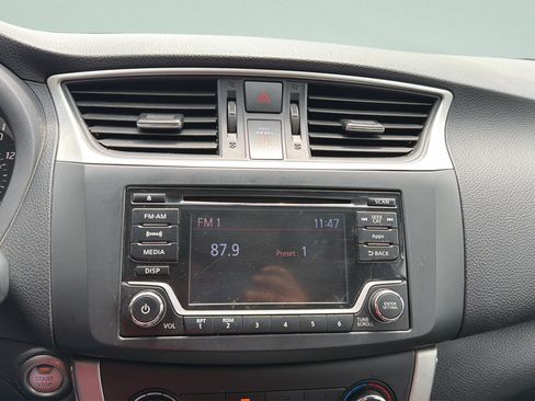 Used 2015 Nissan Sentra SV FWD image 17