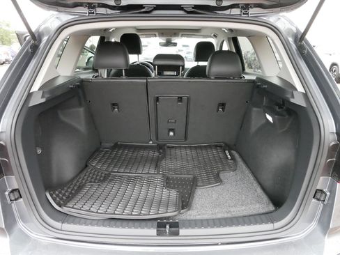 Used 2024 Volkswagen Taos SEL image 18