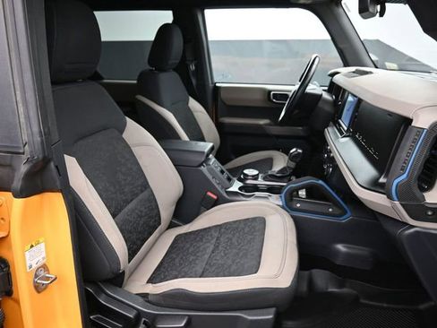 Used 2022 Ford Bronco Wildtrak image 44