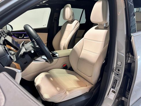 Used 2024 Mercedes-Benz GLC 300 4MATIC image 15