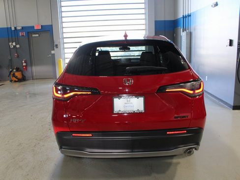 Certified 2025 Honda HR-V Sport image 39