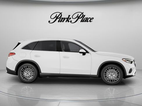 Used 2026 Mercedes-Benz GLC 300 image 26