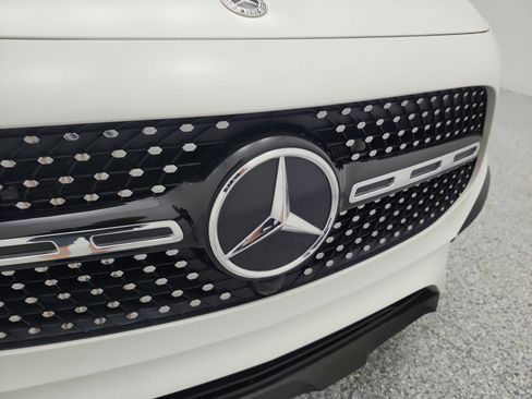 Used 2023 Mercedes-Benz GLB 250 image 18