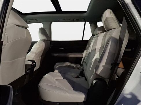 New 2026 Toyota Grand Highlander Limited image 6