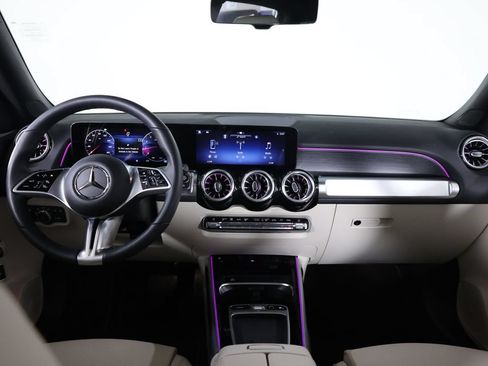 Certified 2026 Mercedes-Benz GLB 250 4MATIC image 43