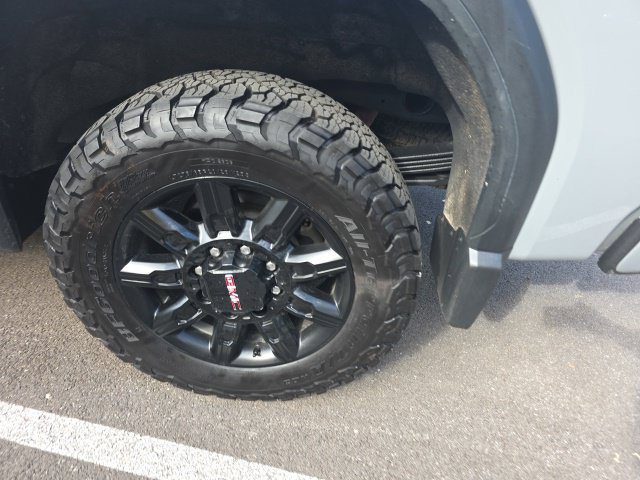 Used 2025 GMC Sierra 2500 AT4 w/ AT4 Premium Plus Package AWD/4WD image 18