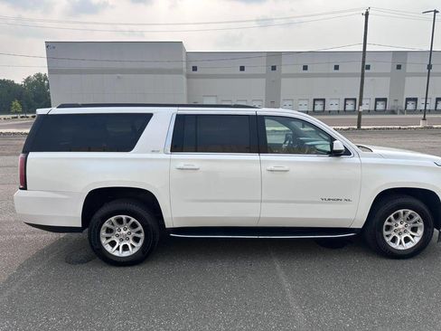 Used 2018 GMC Yukon XL SLT image 11