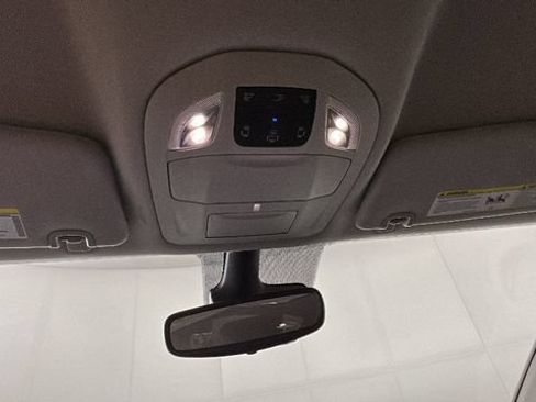 Used 2024 Chrysler Pacifica Touring-L FWD image 25