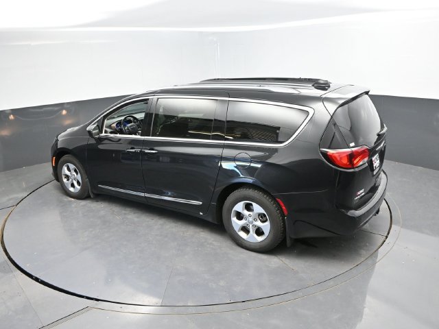 Used 2017 Chrysler Pacifica Touring-L Plus FWD image 42