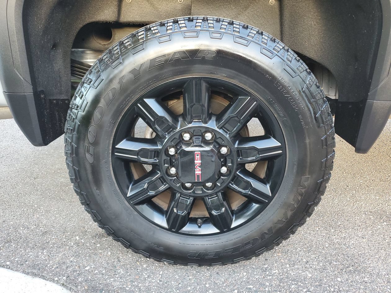 Used 2025 GMC Sierra 2500 AT4 w/ AT4 Premium Plus Package AWD/4WD image 5