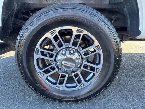 Used 2024 Ford F250 Limited w/ FX4 Off-Road Package image 4