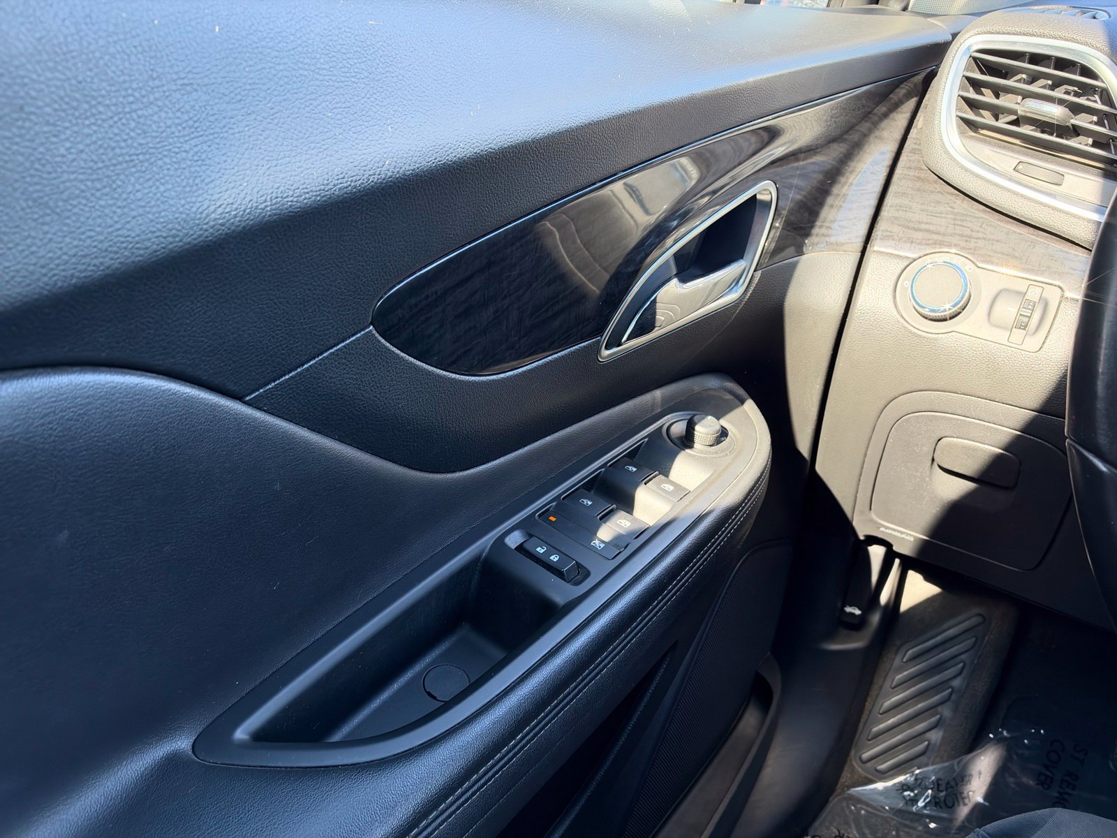 Used 2016 Buick Encore FWD image 11
