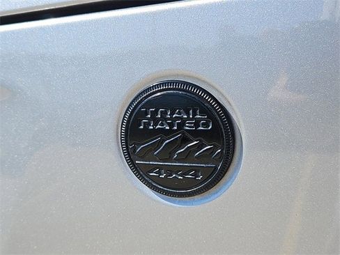 Used 2021 Jeep Wrangler Unlimited Sahara image 12