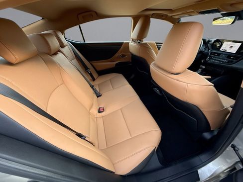 Used 2025 Lexus ES 350 w/ Premium Package FWD image 17