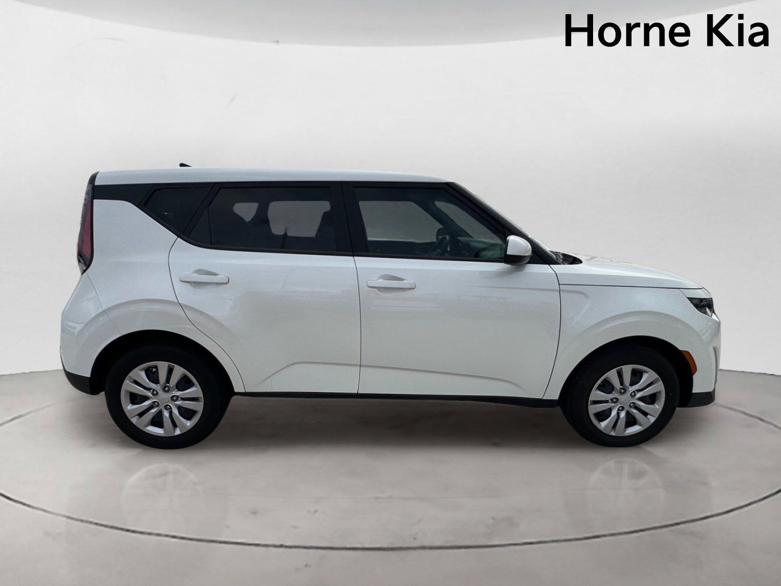 Used 2023 Kia Soul LX FWD image 3