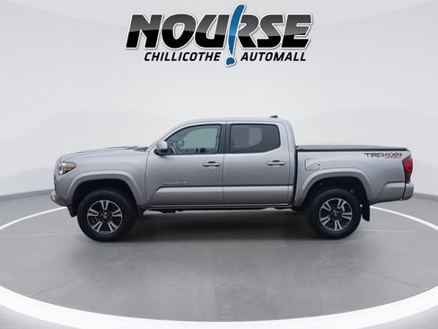 Used 2018 Toyota Tacoma TRD Sport image 5