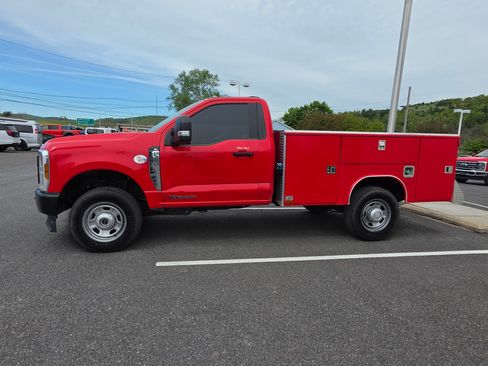 Used 2024 Ford F350 XL AWD/4WD image 6