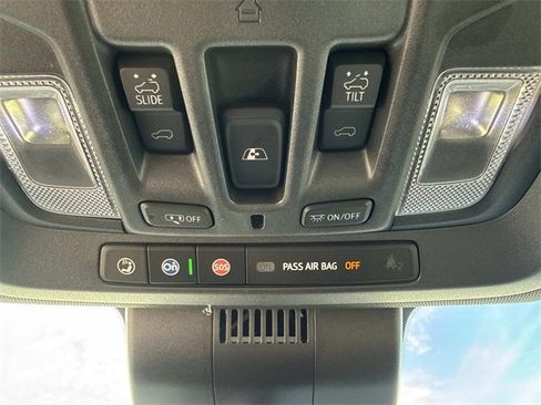 Used 2025 GMC Sierra 1500 AT4 w/ AT4 Premium Package image 19