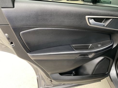 Used 2024 Ford Edge SEL w/ Convenience Package image 11