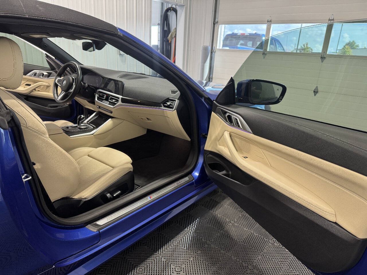 Used 2023 BMW 430i Convertible w/ M Sport Package RWD image 15