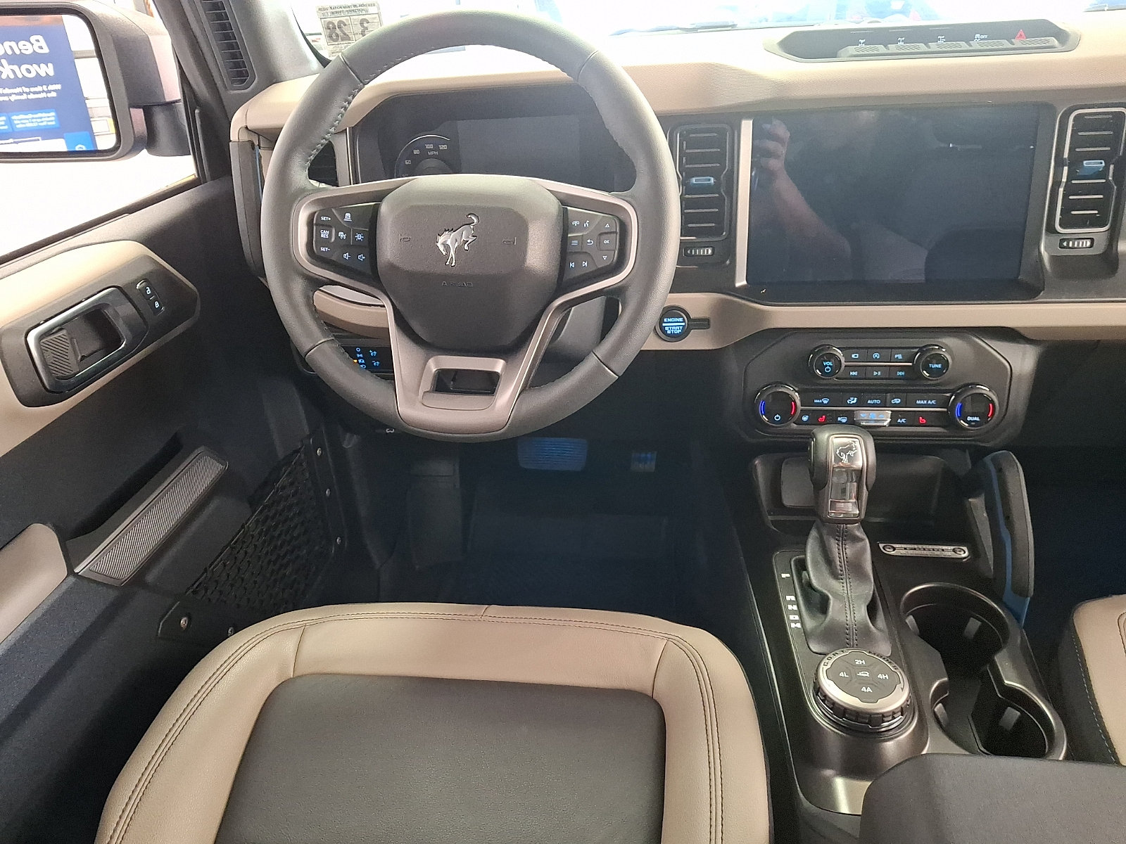 Used 2023 Ford Bronco Wildtrak AWD/4WD image 13