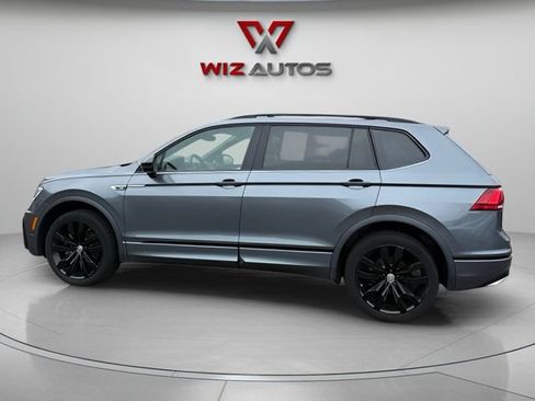 Used 2020 Volkswagen Tiguan SE R-Line AWD/4WD image 2