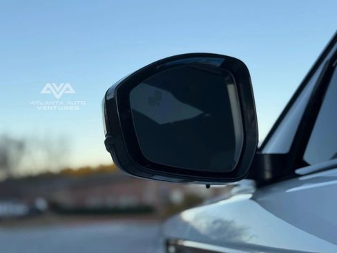 Used 2020 Land Rover Range Rover Velar R-Dynamic S image 23