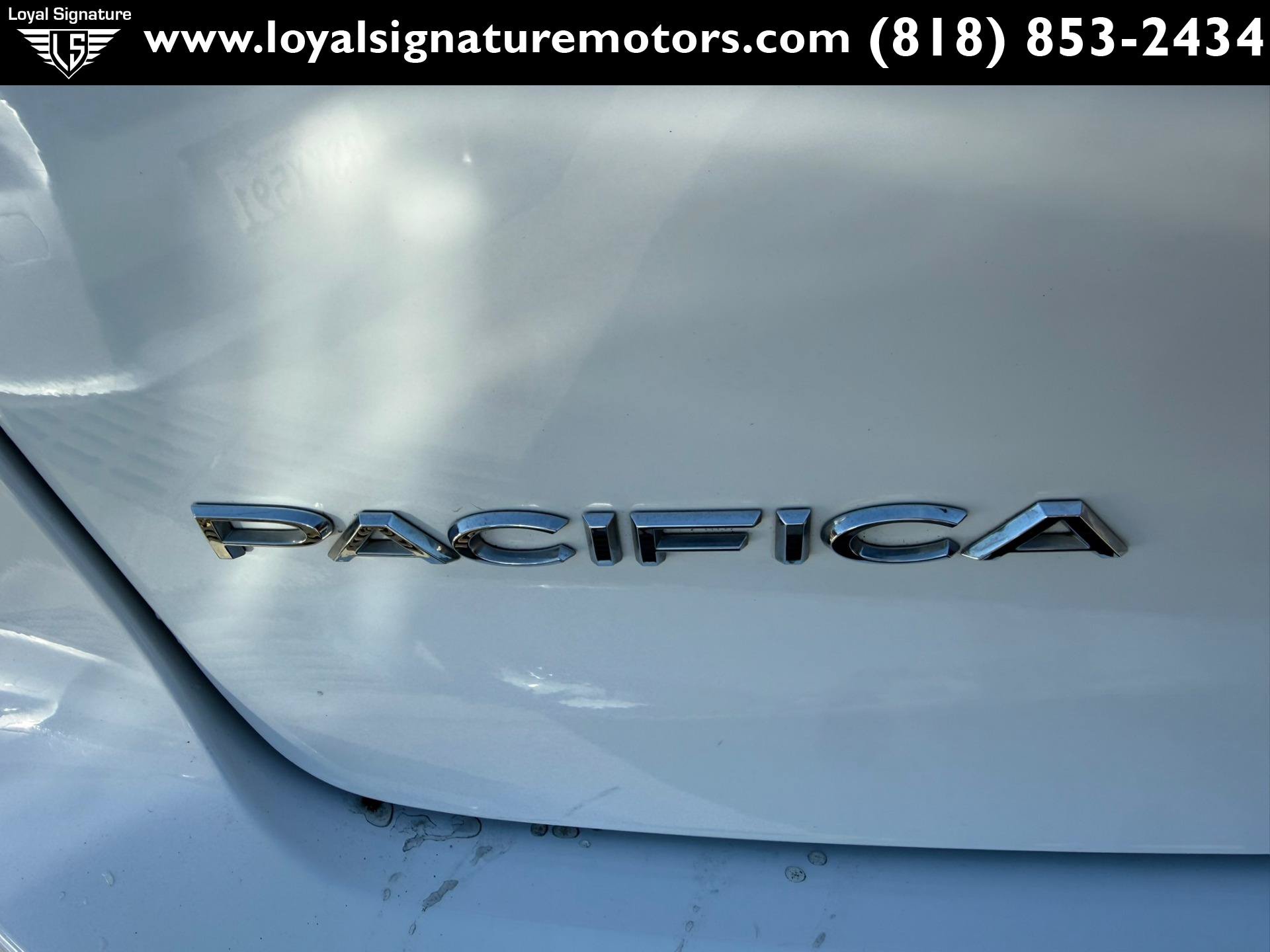 Used 2018 Chrysler Pacifica Limited w/ Advanced Safetytec Group FWD image 8