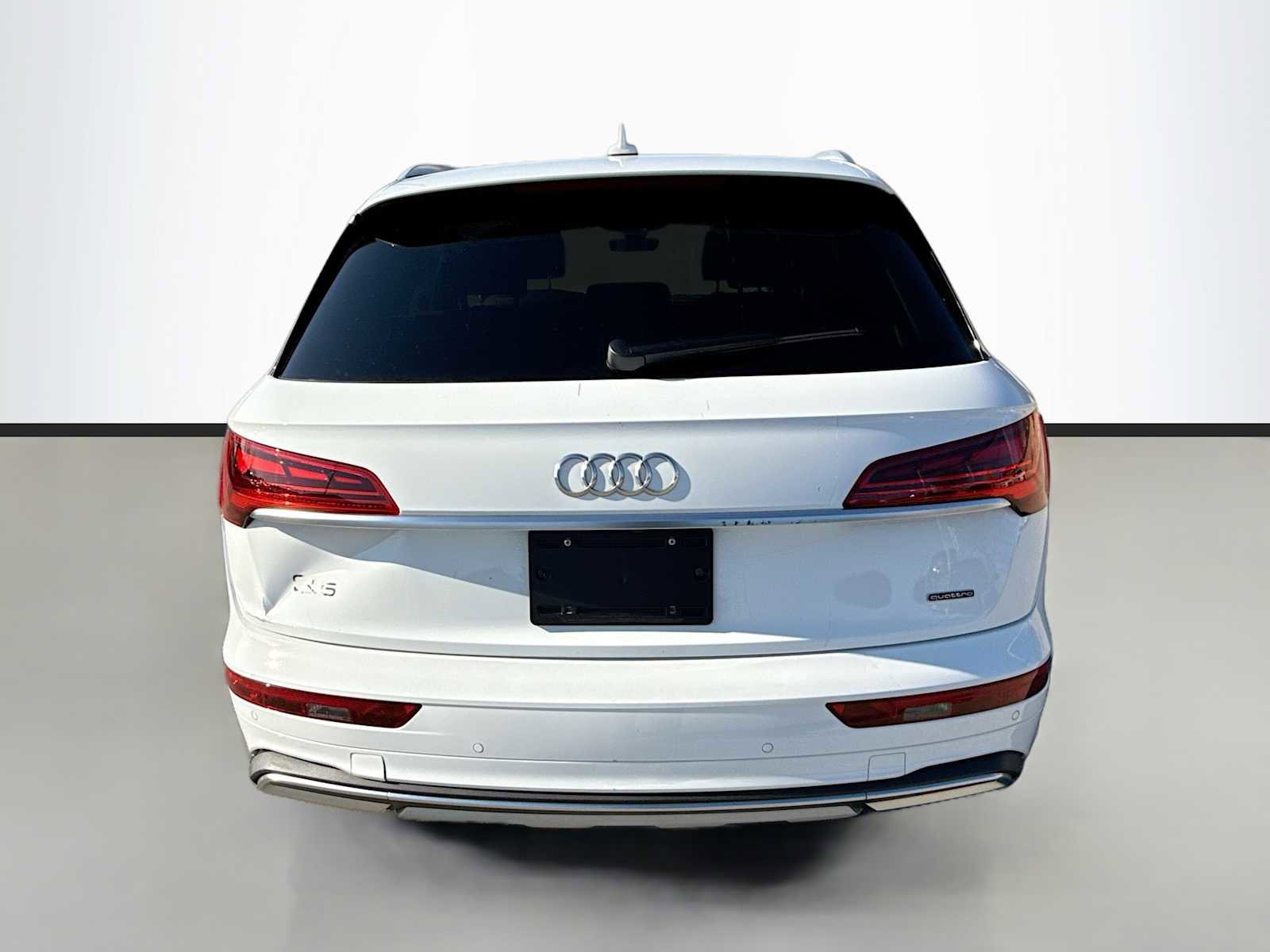 Used 2021 Audi Q5 2.0T Premium w/ Convenience Package AWD/4WD image 4