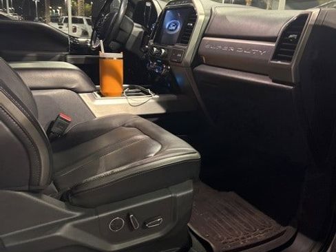 Used 2022 Ford F350 Platinum image 4
