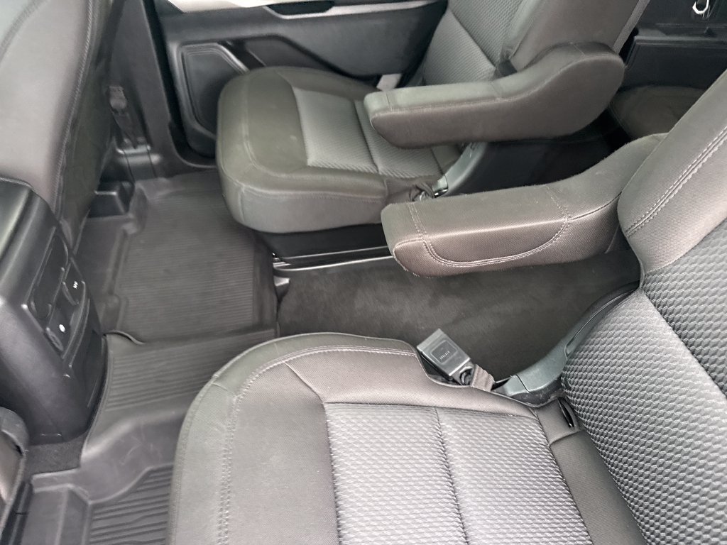 Used 2023 Ford Explorer XLT AWD/4WD image 18