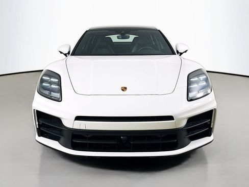 Used 2025 Porsche Panamera RWD image 2