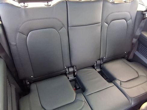 New 2026 Land Rover Defender 130 X-Dynamic SE image 22