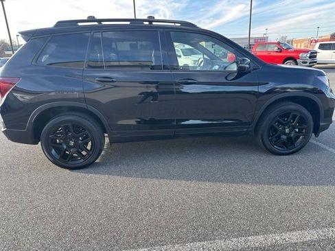 Certified 2025 Honda Passport Black Edition image 21