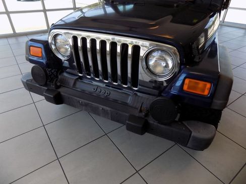 Used 2005 Jeep Wrangler Sport w/ 30" Tire & Wheel Group AWD/4WD image 25