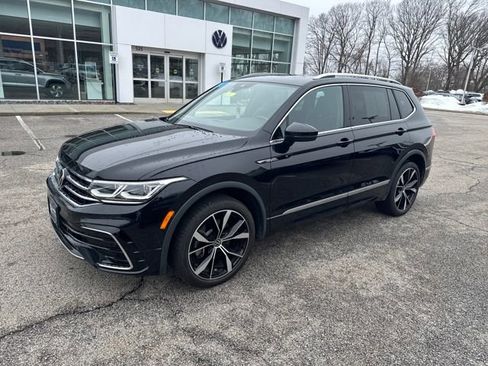 Used 2023 Volkswagen Tiguan SEL R-Line image 3