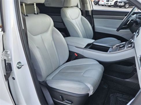Used 2022 Hyundai Palisade SEL w/ Premium Package image 16