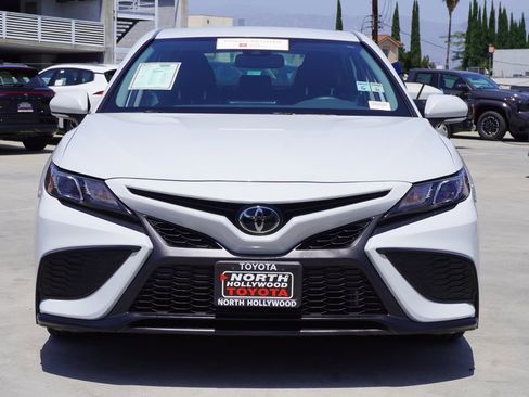 Certified 2022 Toyota Camry SE w/ Convenience Package FWD image 3