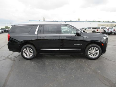 Certified 2023 GMC Yukon XL SLT AWD/4WD image 5