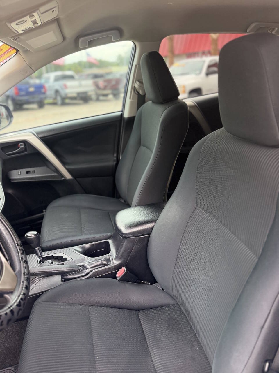 Used 2015 Toyota RAV4 LE FWD image 17