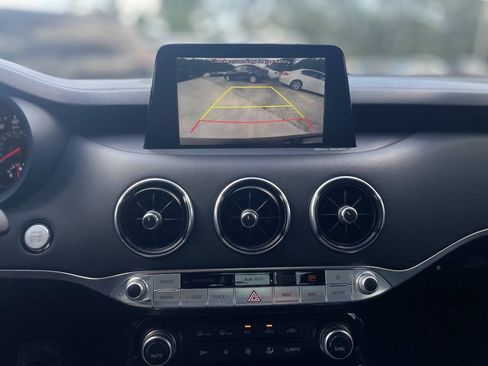 Used 2018 Kia Stinger Premium RWD image 20