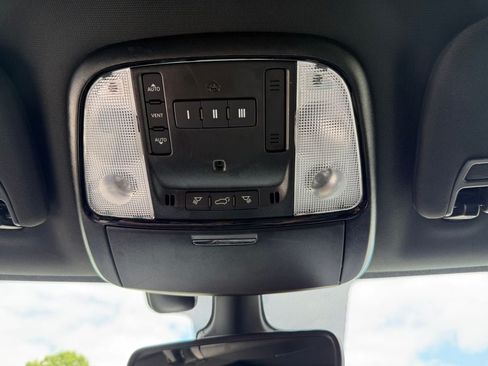 Used 2025 Dodge Durango GT AWD/4WD image 26