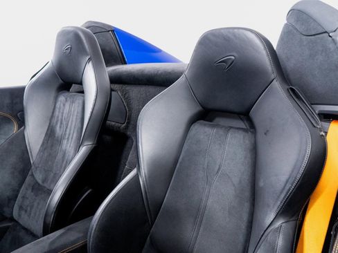 Used 2020 McLaren 600LT Spider RWD image 2