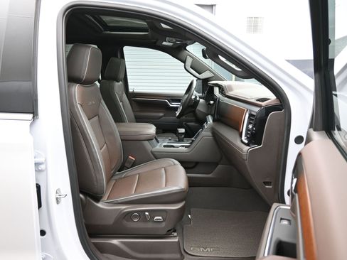 Used 2024 GMC Sierra 1500 Denali w/ Denali Reserve Package image 12