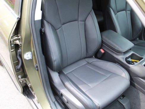 Used 2025 Subaru Outback Limited XT AWD/4WD image 10