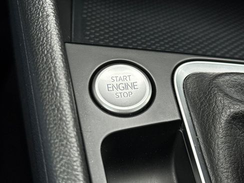 Used 2022 Volkswagen Jetta SE image 21