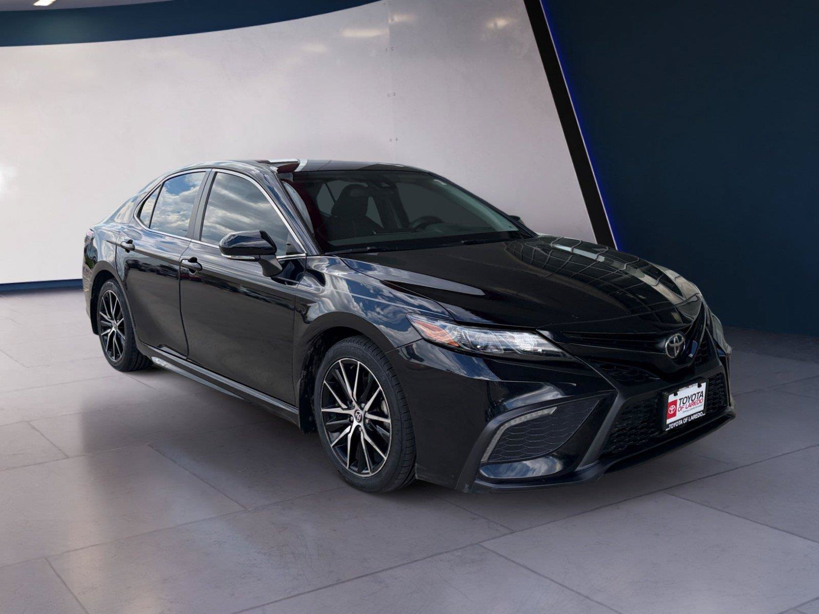 Used 2022 Toyota Camry SE FWD image 7