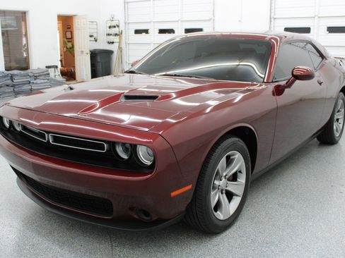 Used 2020 Dodge Challenger SXT image 3