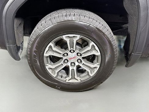 Used 2024 GMC Sierra 1500 SLT image 30