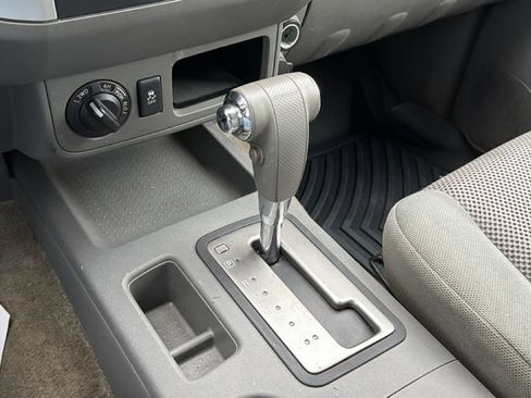 Used 2016 Nissan Frontier SV image 30